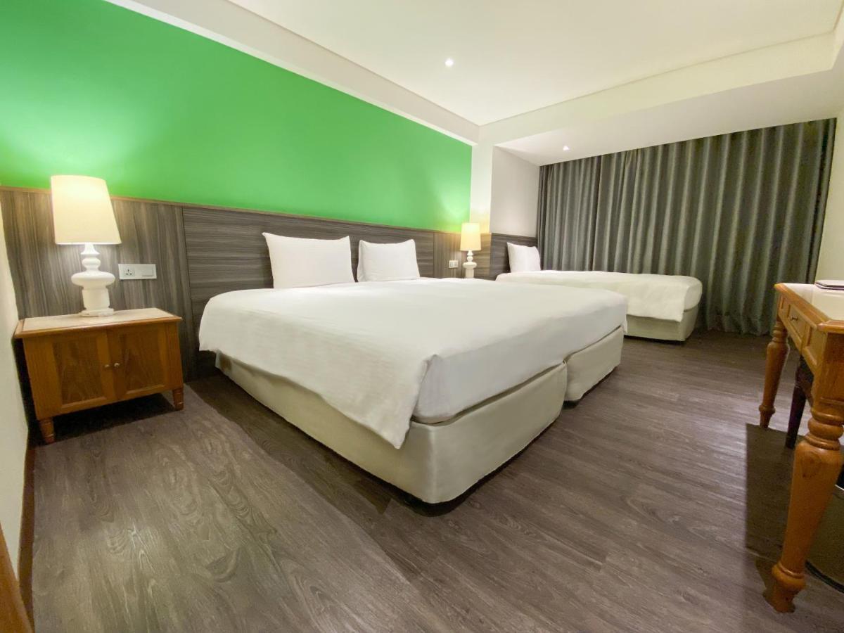 Green World Triple Beds Tchaj-pej Exteriér fotografie