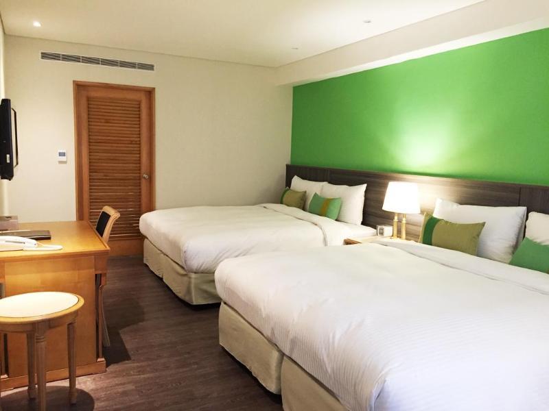 Green World Triple Beds Tchaj-pej Exteriér fotografie